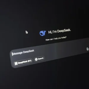 DeepSeek.ai dark‑mode chat interface showing a user prompt and AI answer with reasoning bubble.