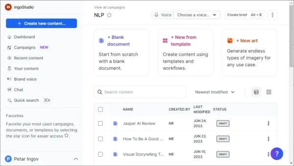 Jasper editor in Canvas view with keyword suggestions and SEO scoring in Surfer mode.